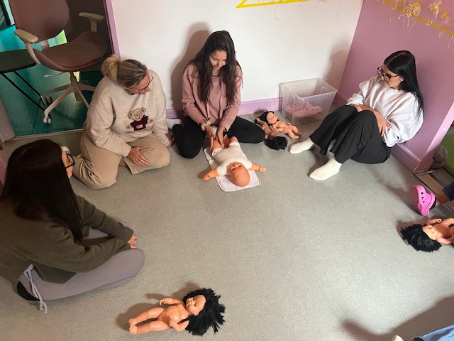 Une équipe en formation continue au service du bien-être et du développement des enfants